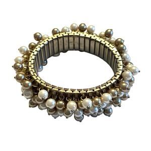 Vintage accordion bracelet goldtone & faux pearl beads dangles white & champagne